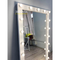 Белое гримерное зеркало с подсветкой из массива дерева в раме 180х100 см